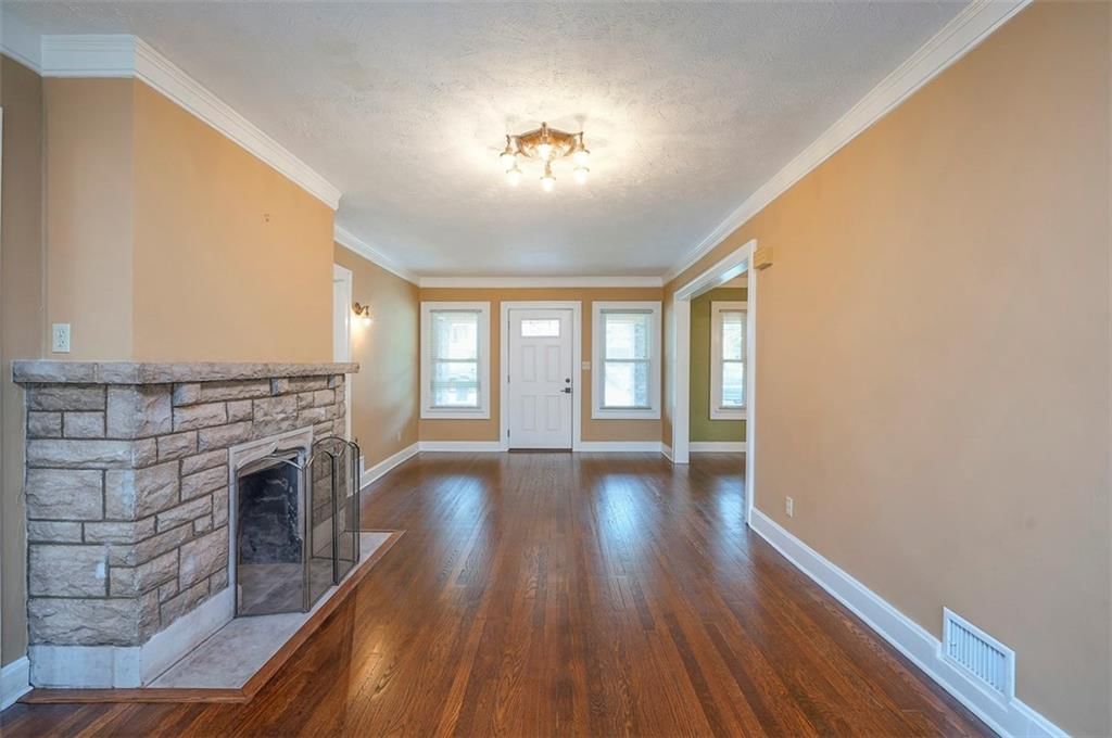5607 Holmes Street — photo 10
