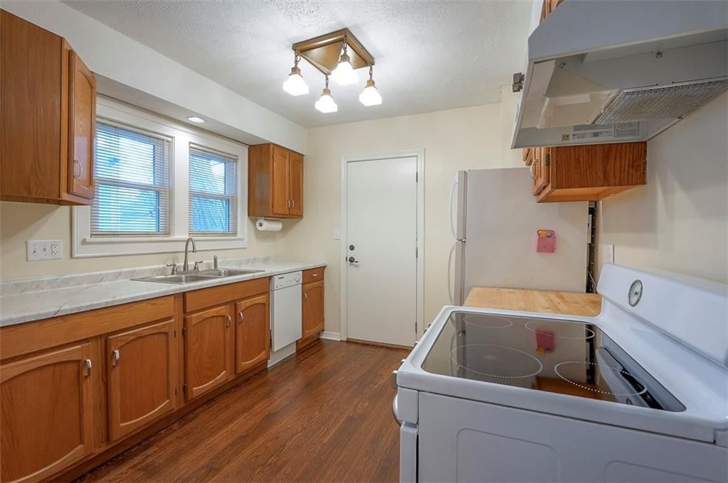 5607 Holmes Street — photo 19