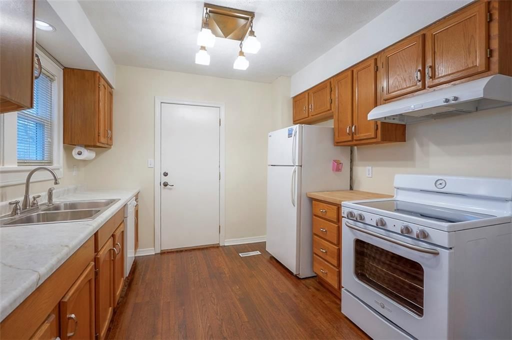 5607 Holmes Street — photo 20