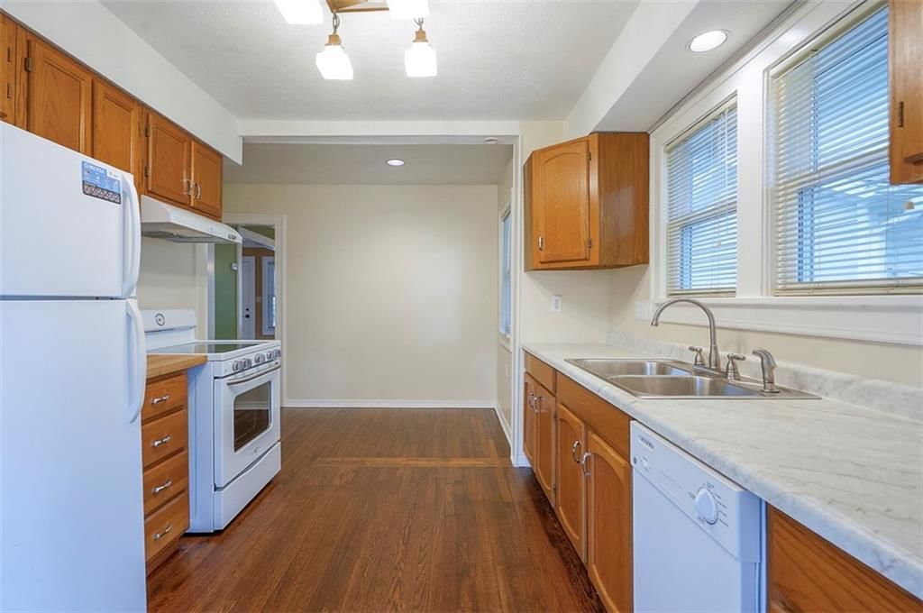 5607 Holmes Street — photo 21