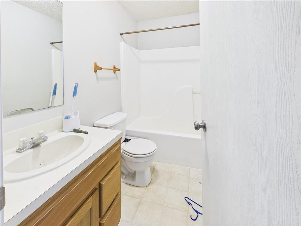 217-219 Truman Road — photo 15