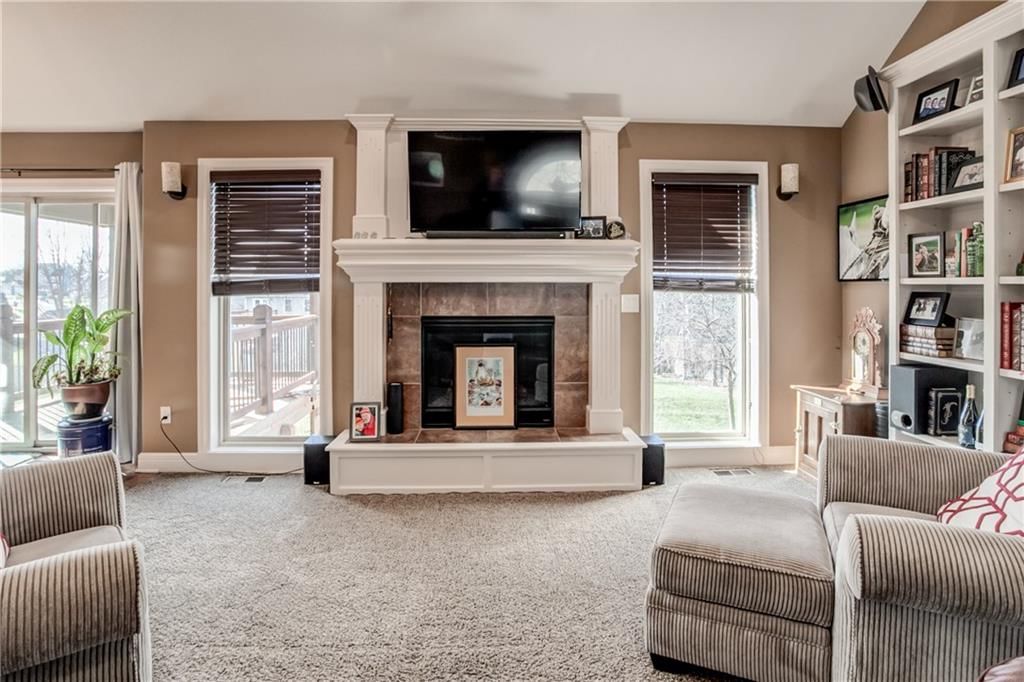 819 SUSAN Street — photo 4