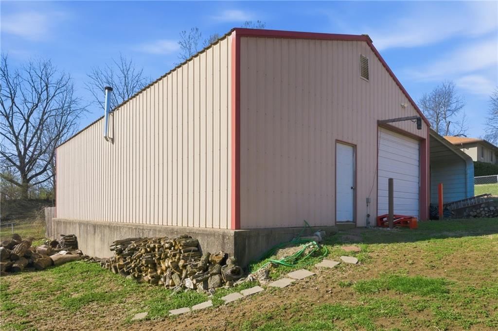 2712 N Liberty Street — photo 2