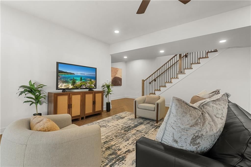 8904 N Clarion Avenue — photo 48