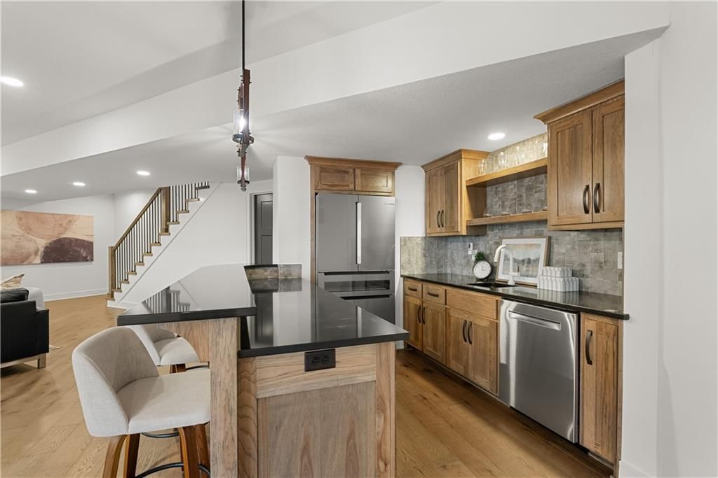 8904 N Clarion Avenue — photo 50