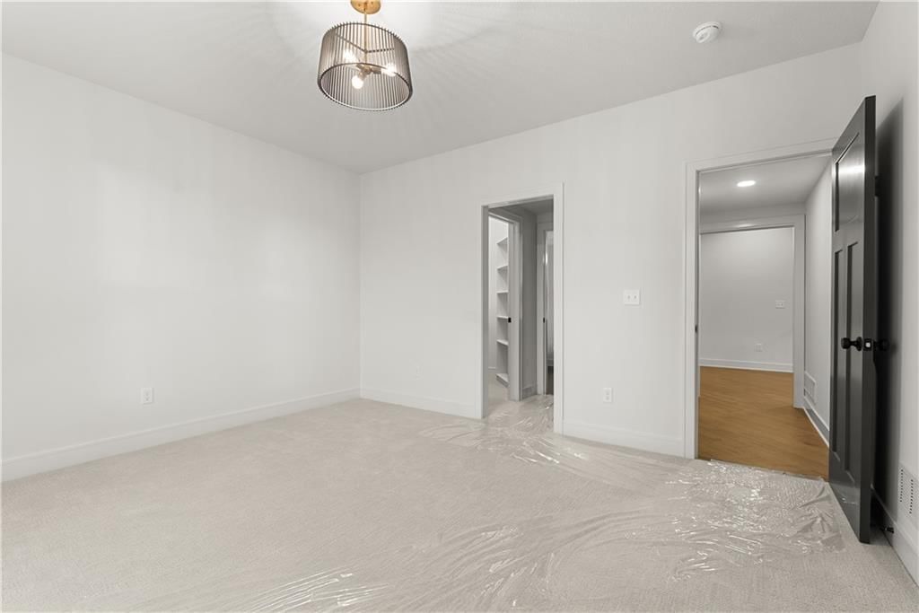 8904 N Clarion Avenue — photo 56