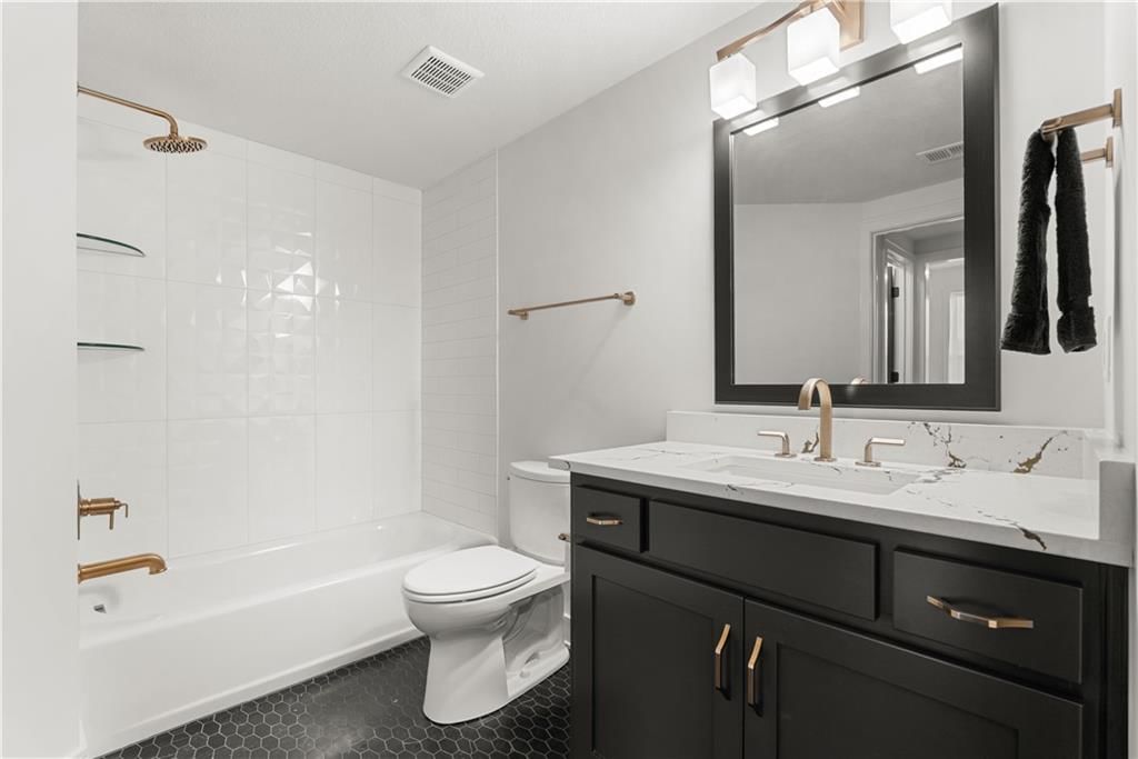 8904 N Clarion Avenue — photo 57