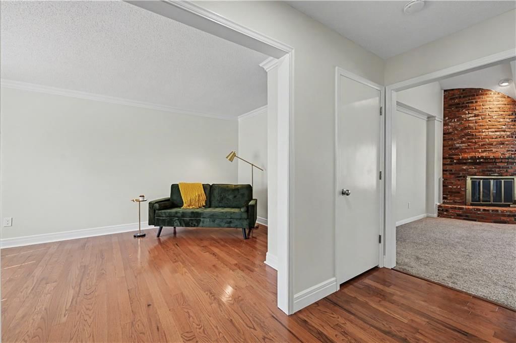 14720 W 90th Street — photo 2