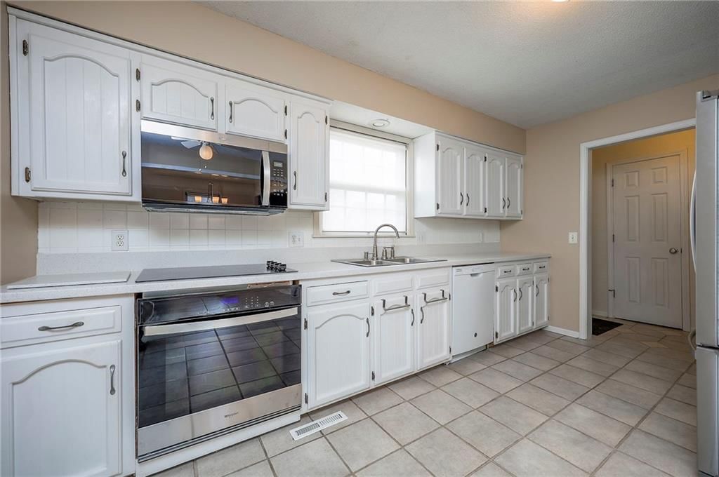 12324 W 71ST Terrace — photo 6