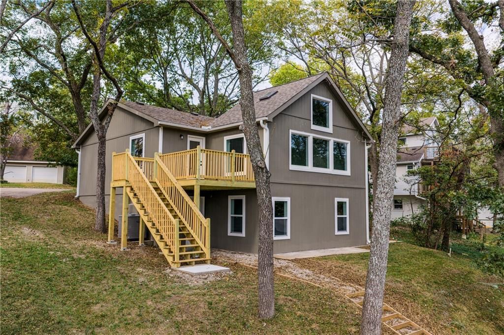 337 W Sugar Lake Drive, Mound City, KS