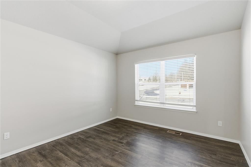 21413 W 216th Street — photo 5
