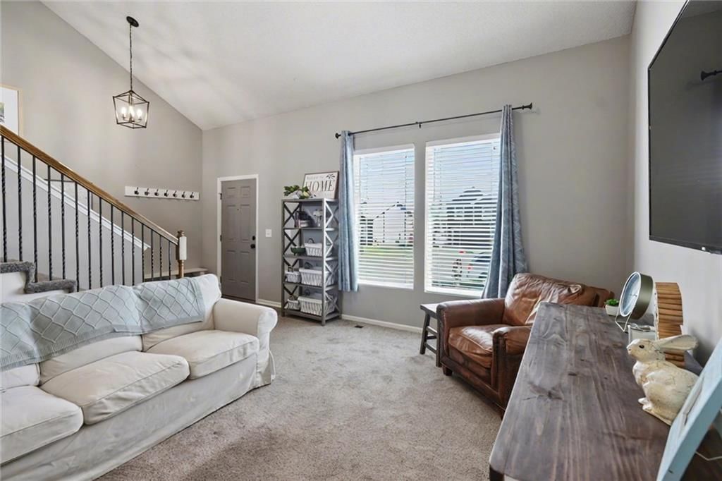 690 N Olive Street — photo 3