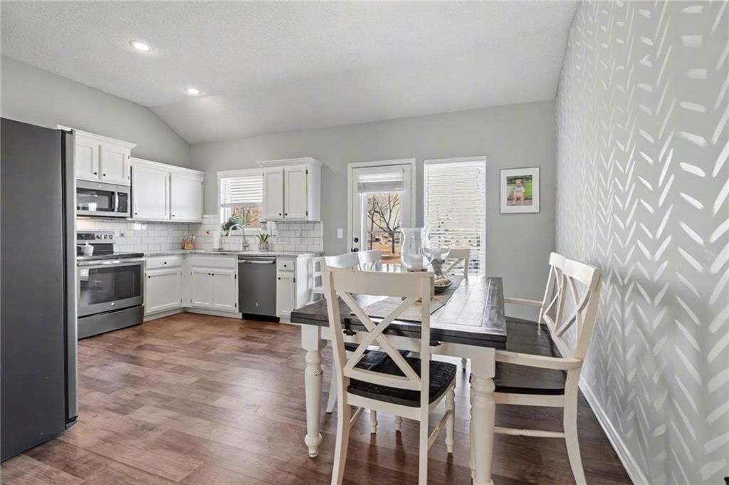 690 N Olive Street — photo 4