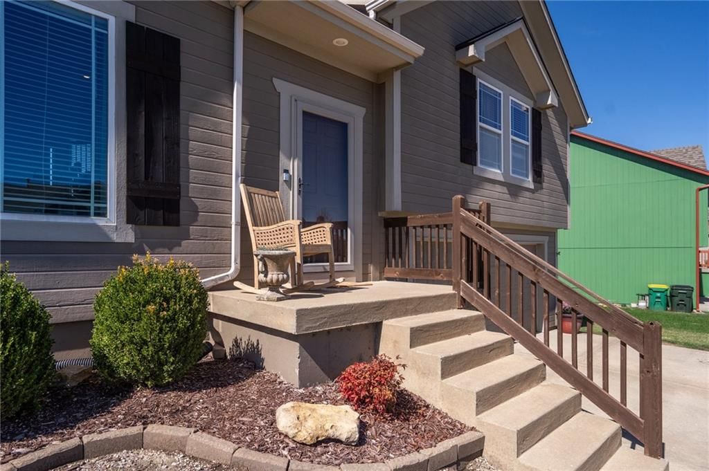 690 N Olive Street — photo 9