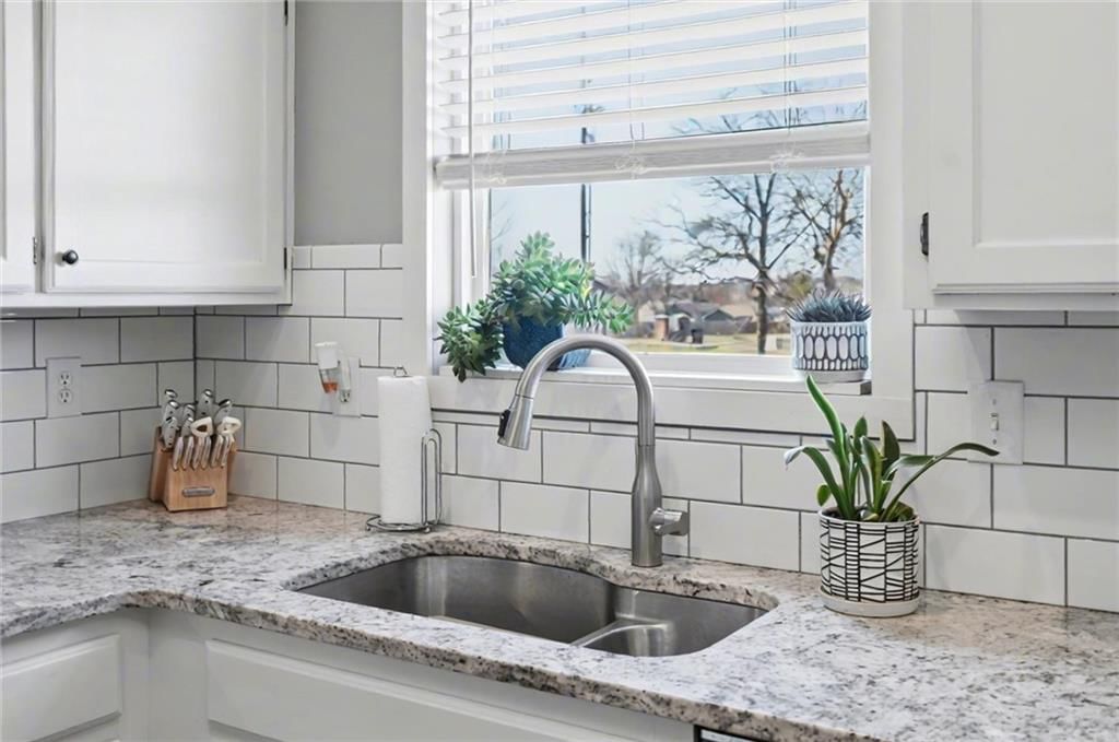 690 N Olive Street — photo 16