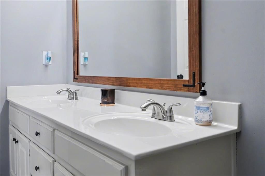 690 N Olive Street — photo 25
