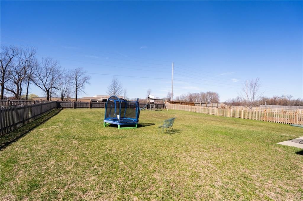 690 N Olive Street — photo 30