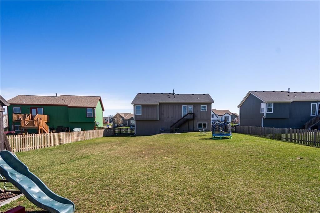 690 N Olive Street — photo 32