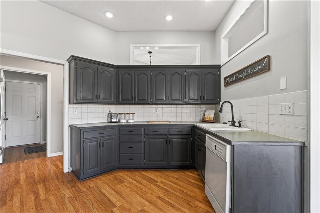 417 E College Street — photo 11