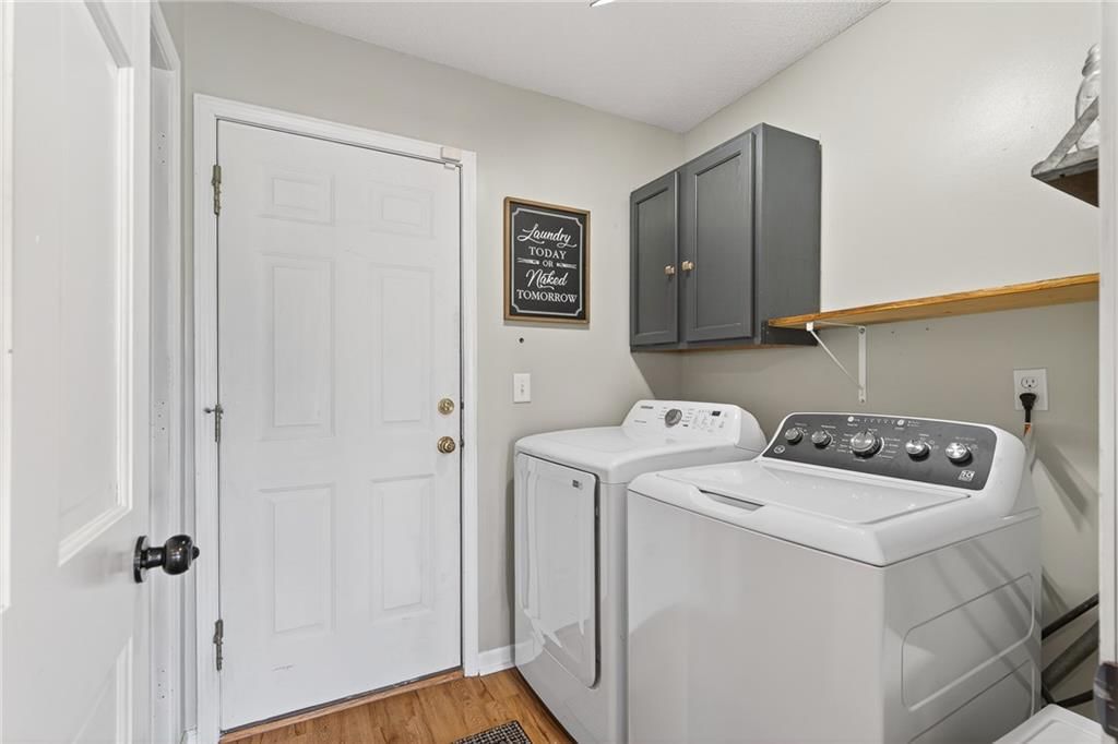 417 E College Street — photo 17