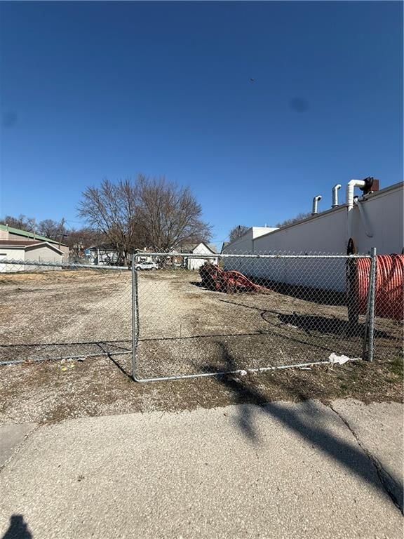 1711-1725 Commercial Street — photo 3