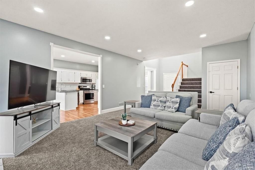 18160 W 159th Terrace — photo 5