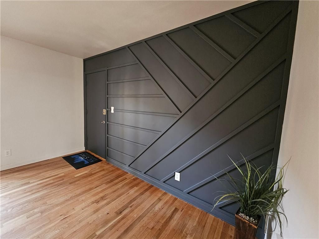 1207 W 45th Street — photo 4