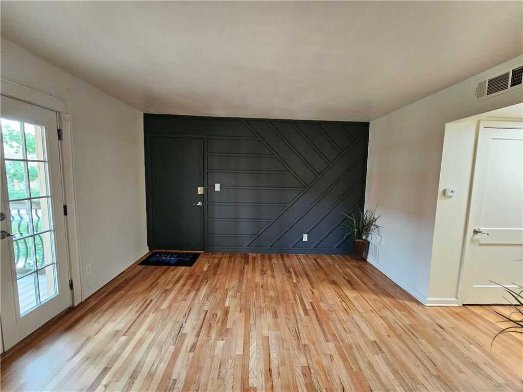 1207 W 45th Street — photo 6