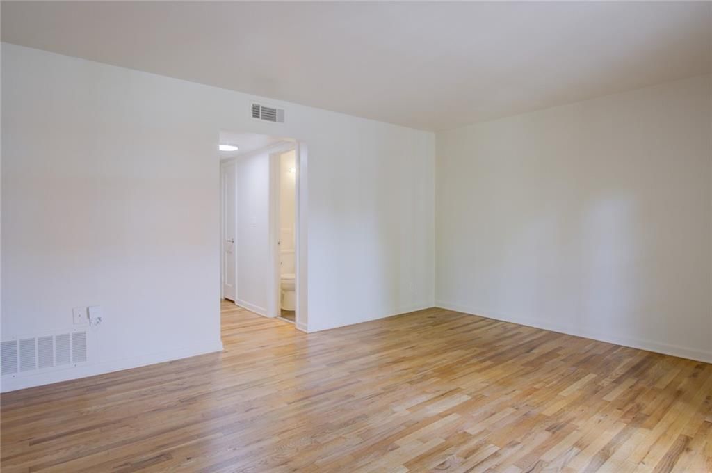 1207 W 45th Street — photo 7