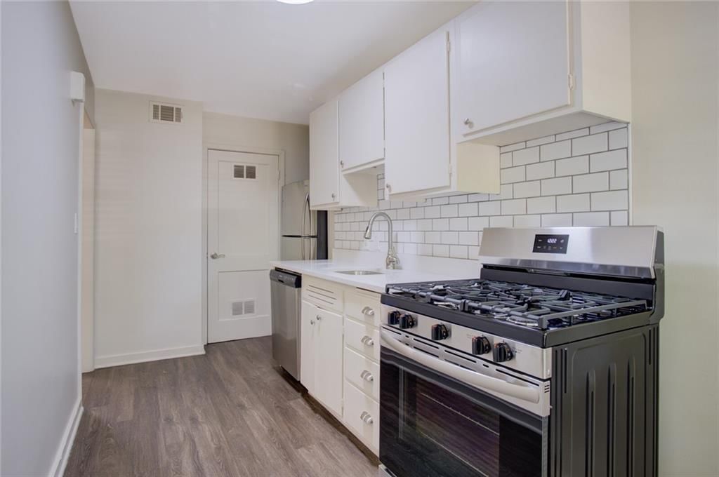 1207 W 45th Street — photo 11