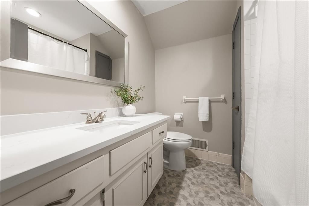 10921 Reeder Street — photo 23