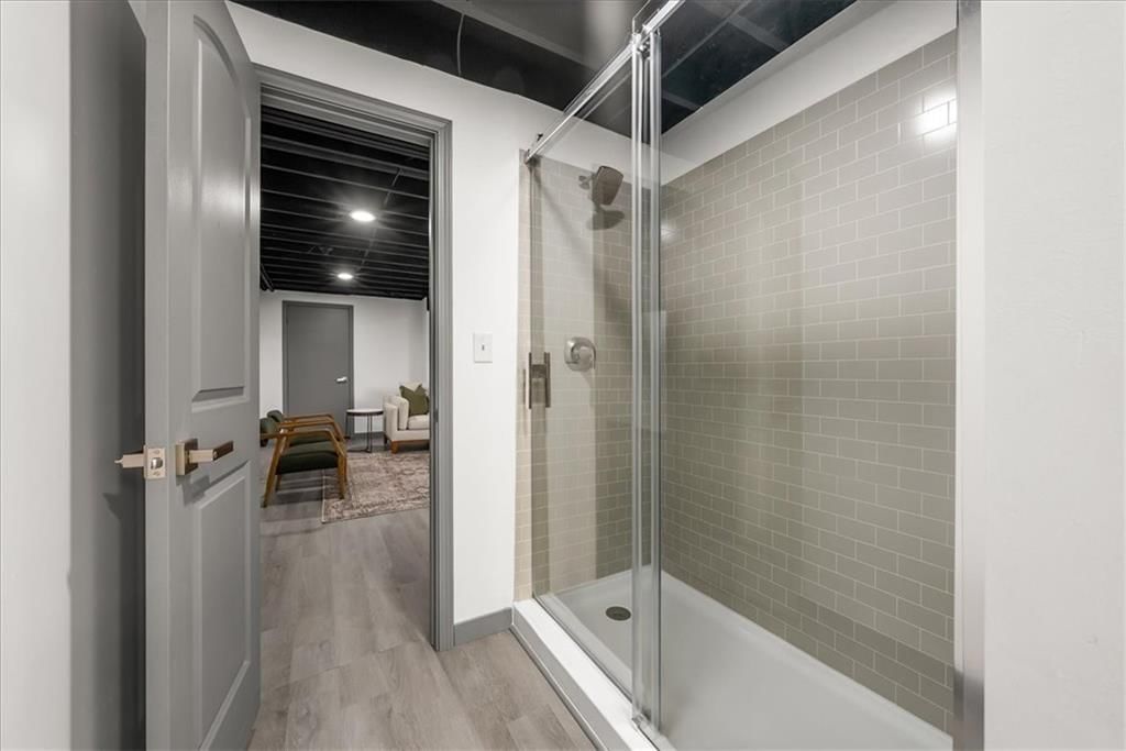 10921 Reeder Street — photo 33