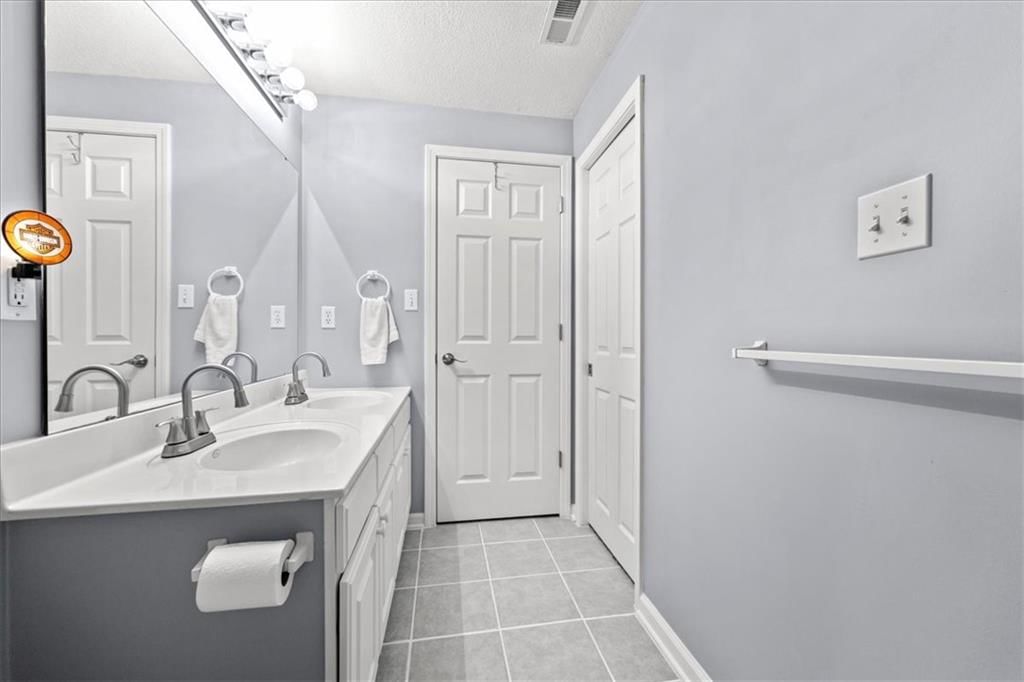 12670 Oakwood Drive — photo 32