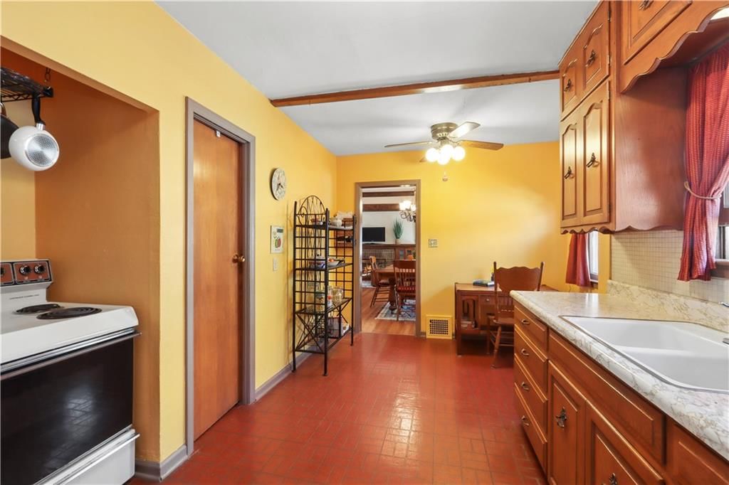 6115 Holmes Street — photo 10