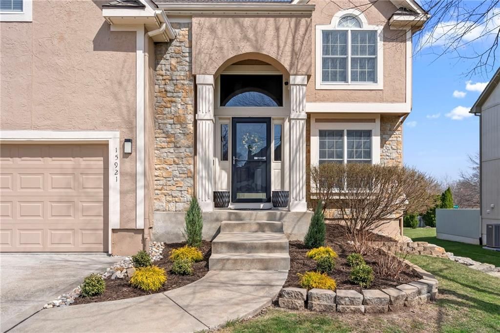 15921 Ash Street — photo 3