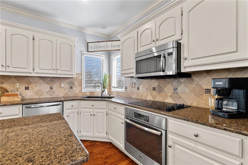 15921 Ash Street — photo 9