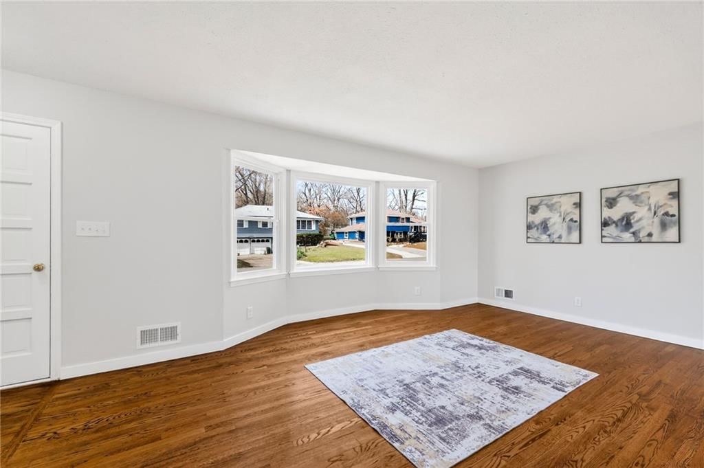 13321 Applewood Drive — photo 3
