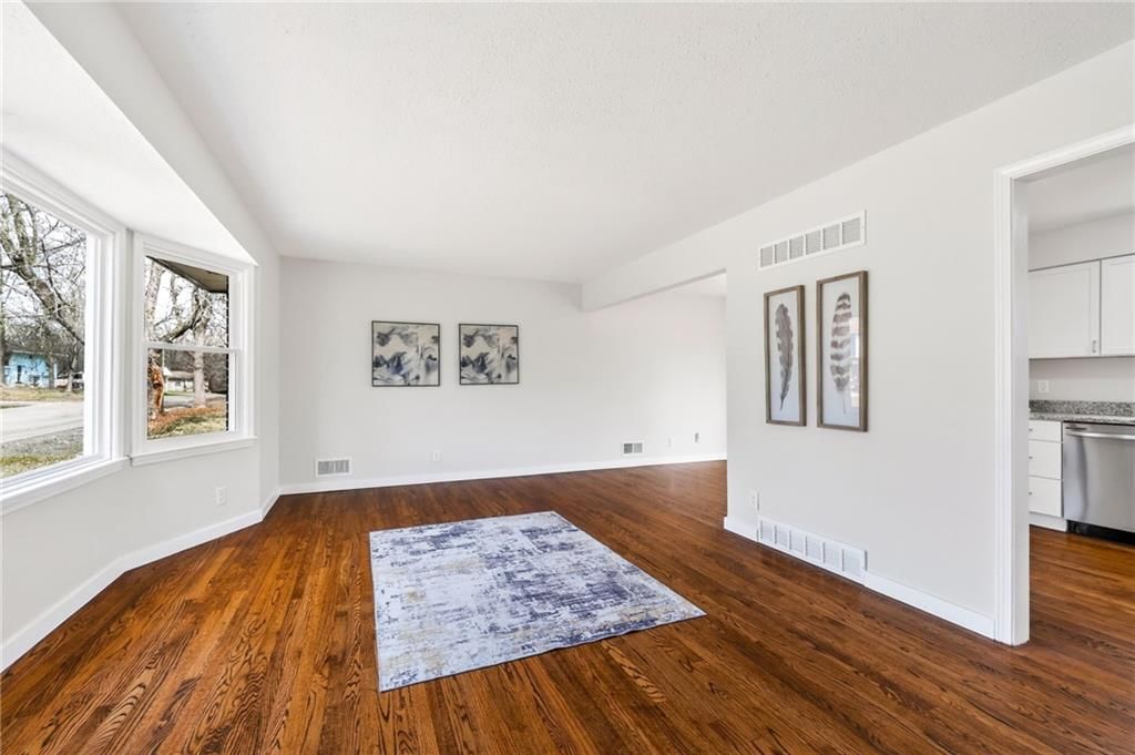 13321 Applewood Drive — photo 4