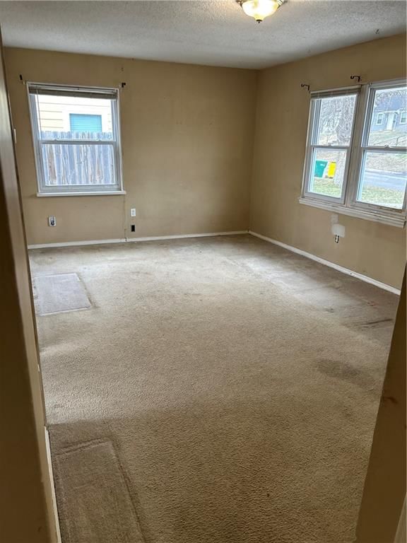 4817 Vista Street — photo 3
