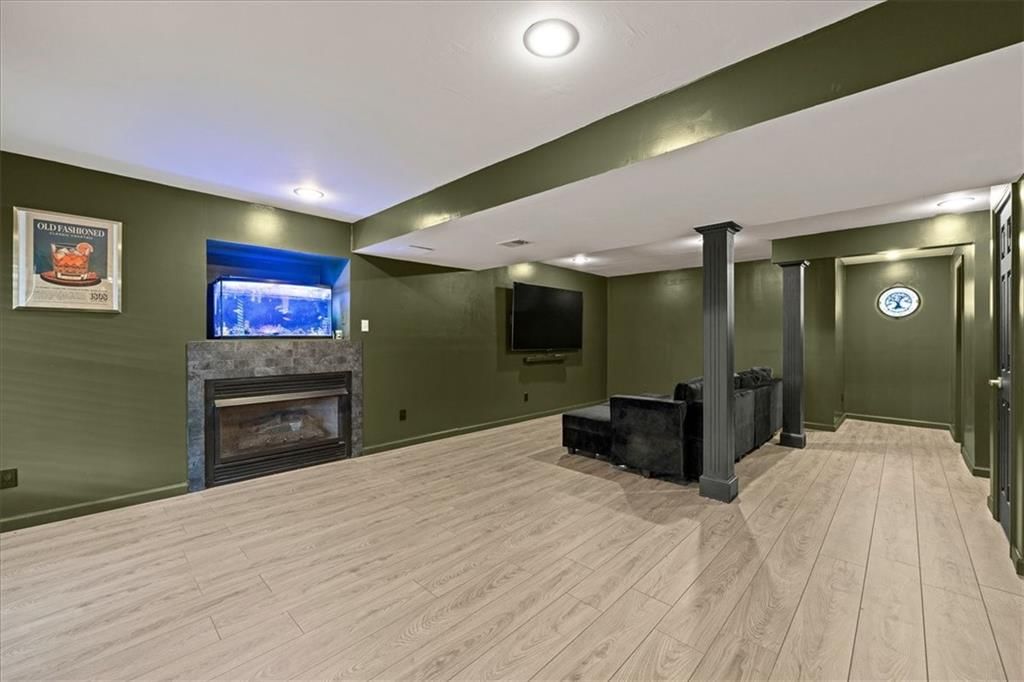 15826 Maple Street — photo 31