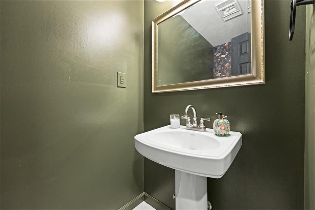 15826 Maple Street — photo 34