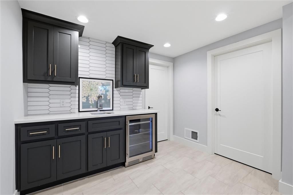 10707 W 142nd Terrace — photo 33
