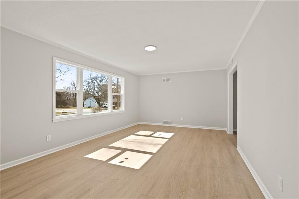 7652 High Drive — photo 2