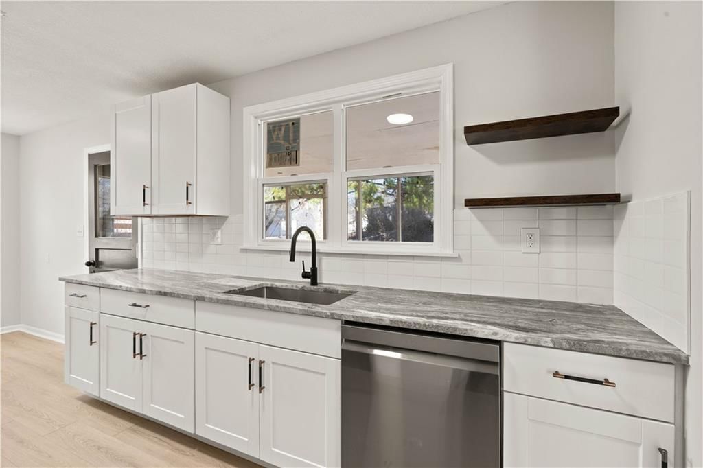 7652 High Drive — photo 10