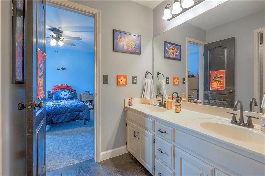 9217 N Lydia Avenue — photo 32