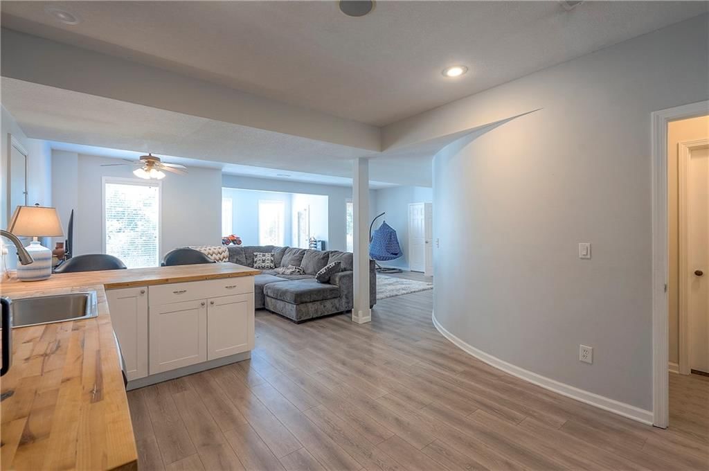 9217 N Lydia Avenue — photo 40