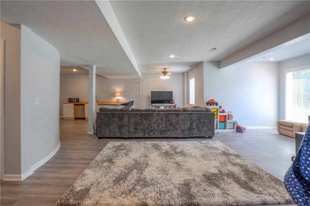 9217 N Lydia Avenue — photo 47
