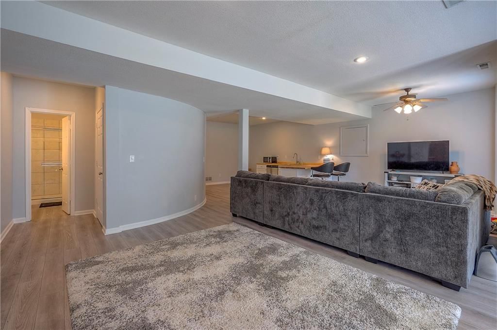 9217 N Lydia Avenue — photo 50