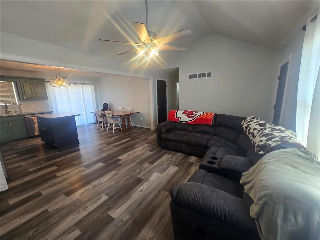 712 Maple Street — photo 4