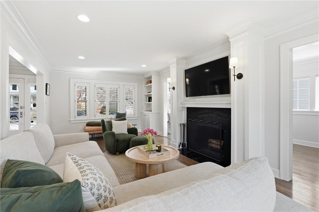 103 W 67th Terrace — photo 8
